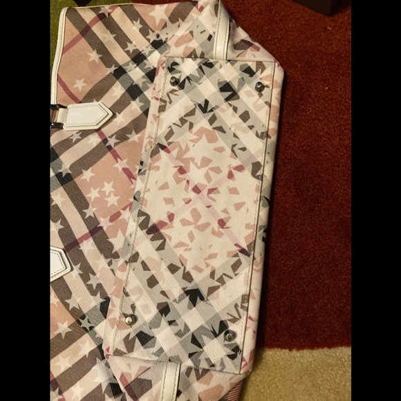 💯 Authentic white Burberry Stars limited edition - Picture 4 of 12